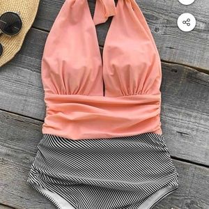 One-piece bathing suit